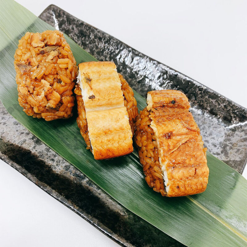 京都鰻割烹 まえはら うなぎおこわ 盛り付け例